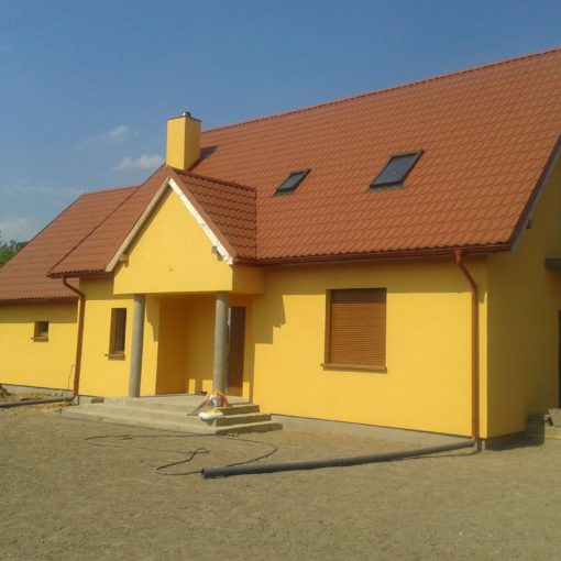 Budowa domu jednorodzinnego w Dobroszycach.