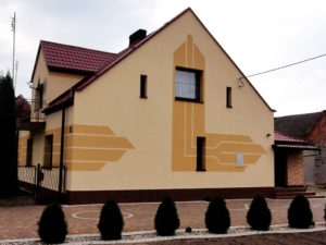 Remont elewacji domu jednorodzinnego w Wyszanowie.